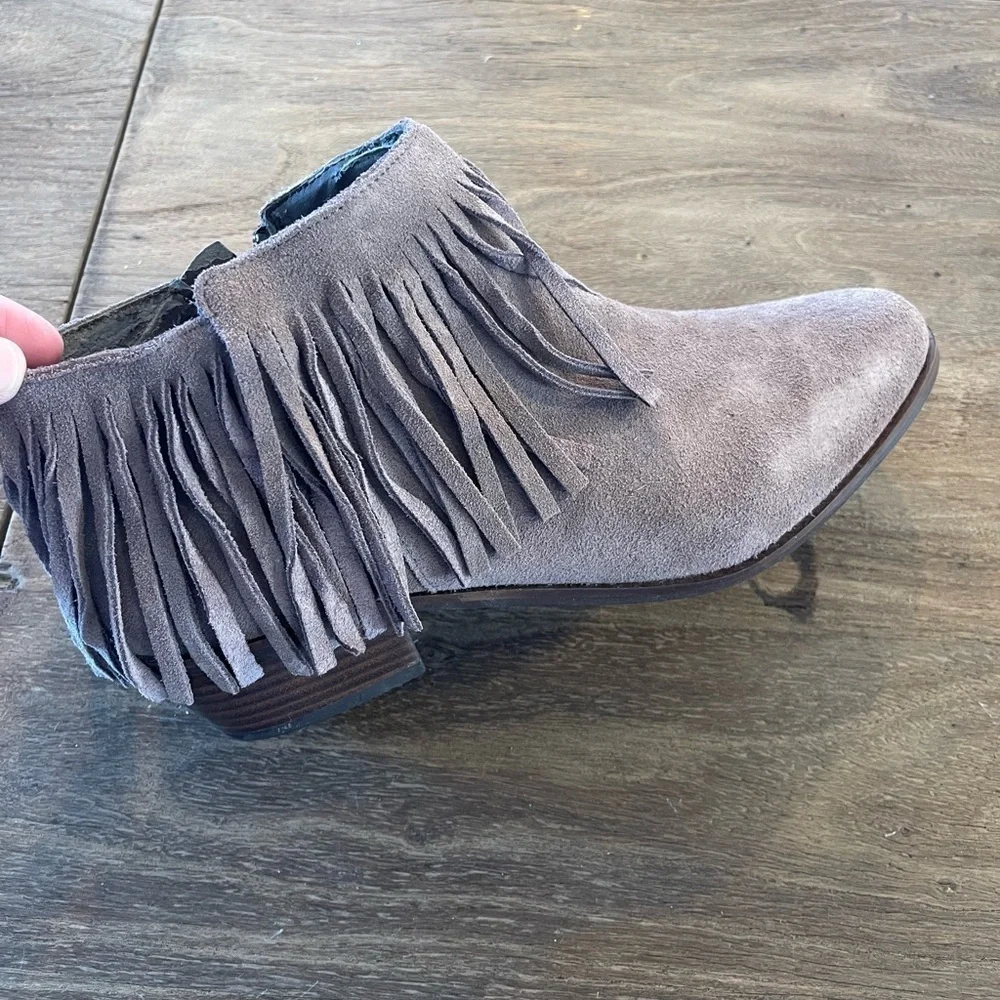 Taupe Steve Madden Ankle Boots With Fringe Size 9